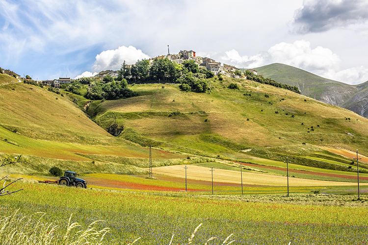 il piccolo borgo di Castelluccio, poco distante da Norcia