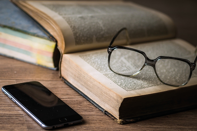 Dettaglio della locandina: libro aperto