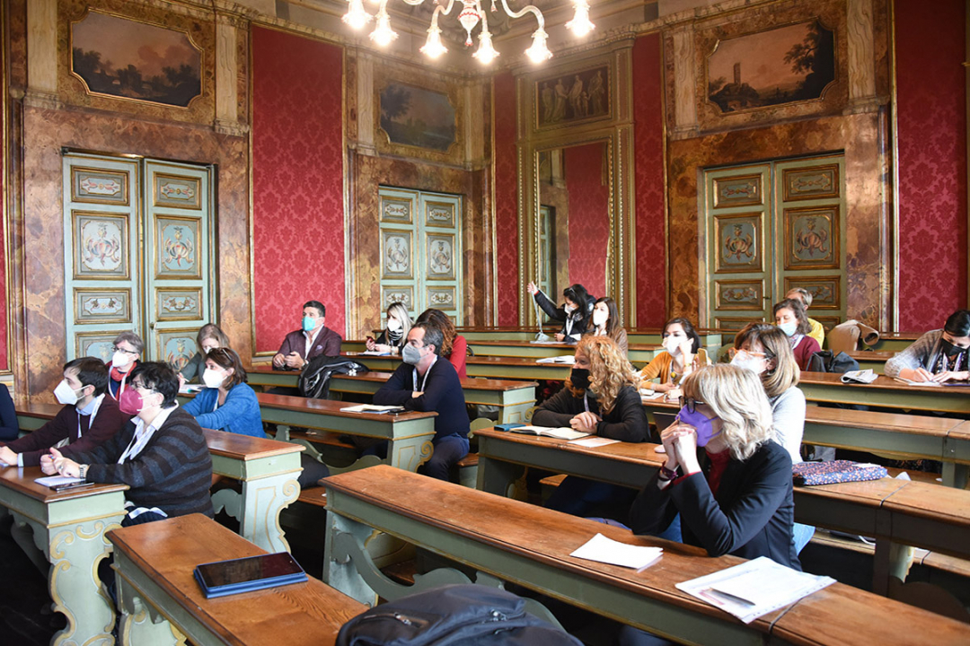 FIERIDA 2022 - partecipanti all'evento all'interno di Palazzo Gallenga