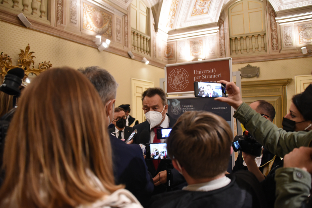 Maurer intervistato dai giornalisti