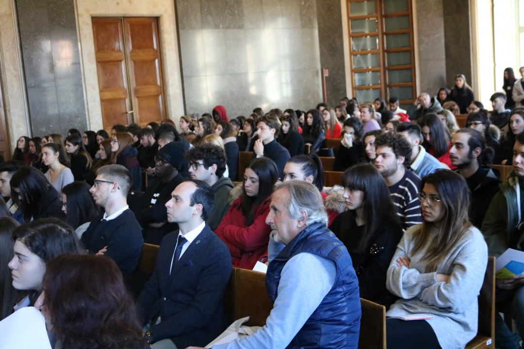 Studenti e docenti delle scuole superiori in Aula Magna