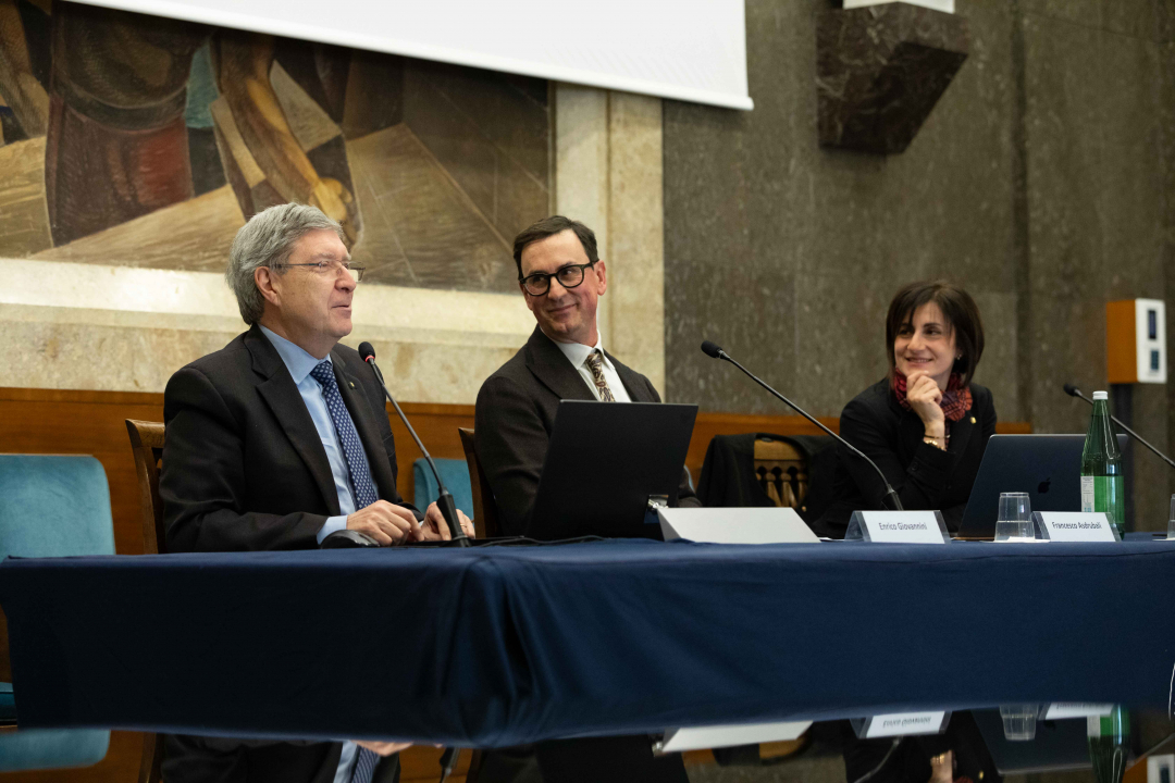 il tavolo dei relatori: Enrico Giovannini, Francesco Asdrubali e Maura Marchegiani