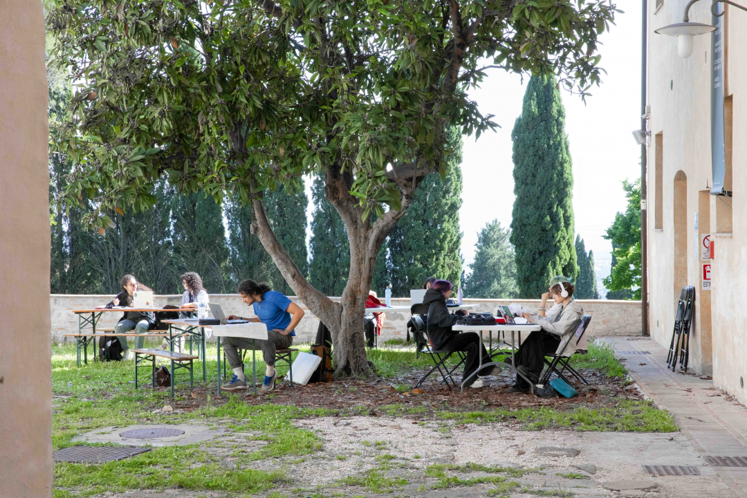l'esterno della biblioteca